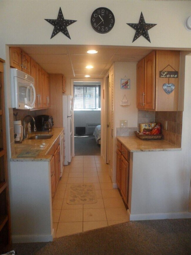 Building Photo - 5400 Boardwalk-304-304