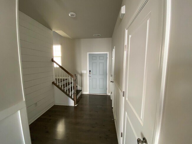 Building Photo - 305 Everly Mist Way