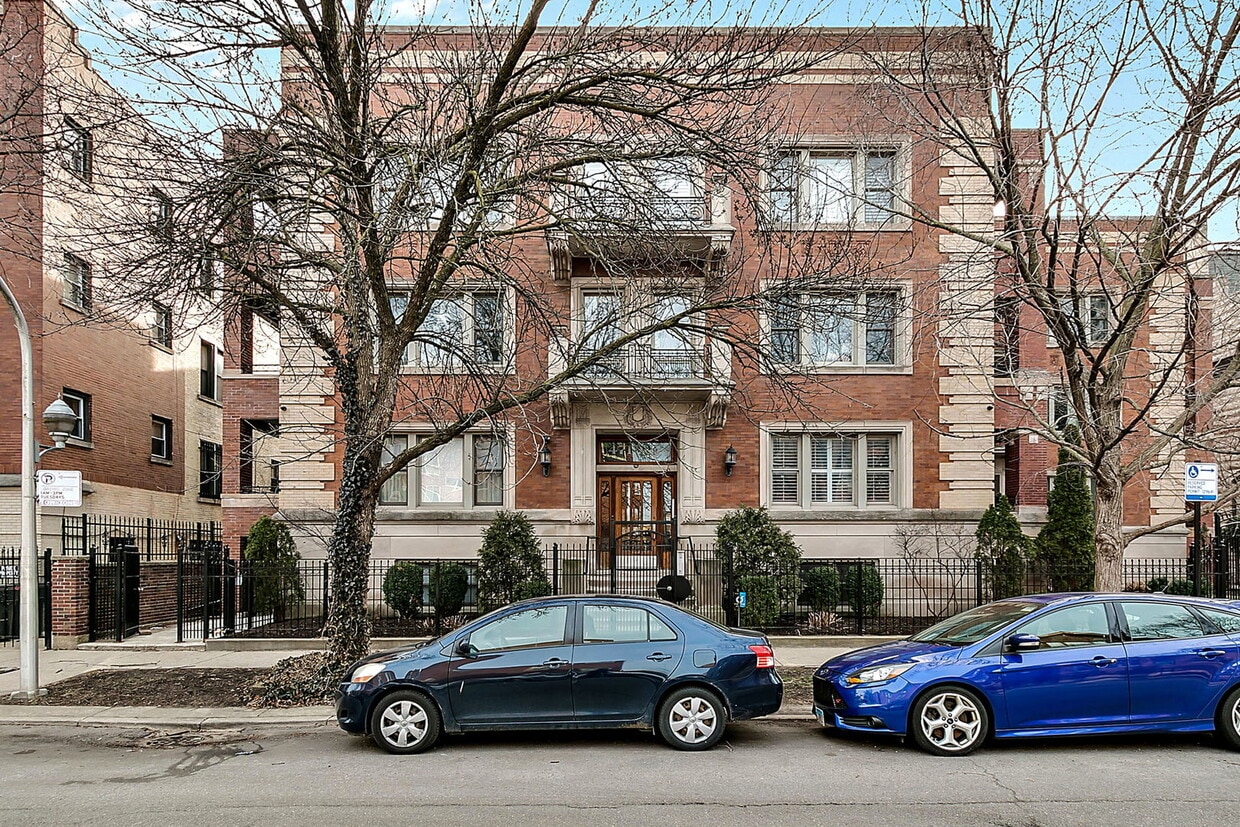 Primary Photo - 4715 S Greenwood Ave