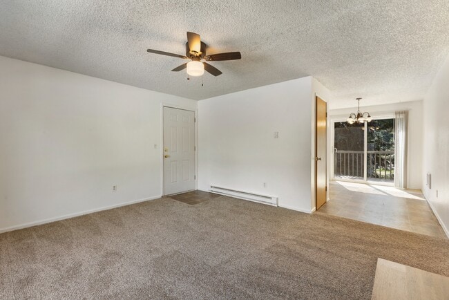 Foto del edificio - Spacious Apartment in Cozy Tacoma Neighbor...
