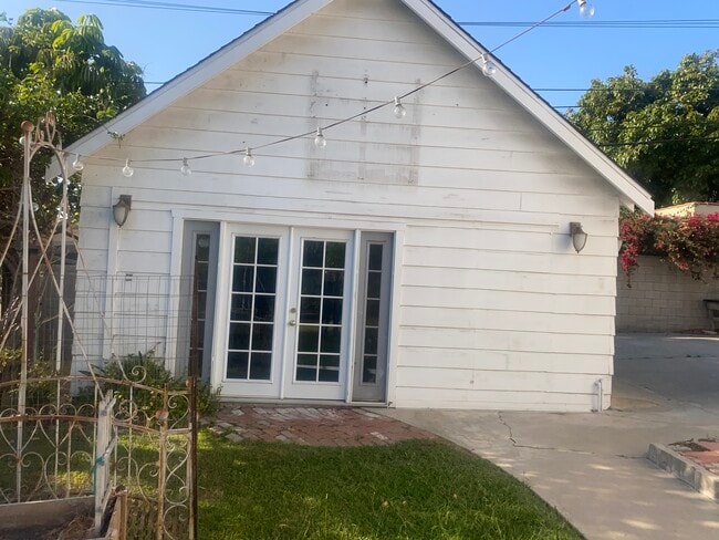 Building Photo - 5571 Palm Ave