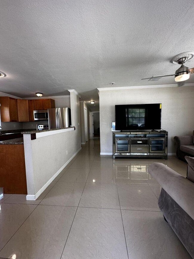 Foto del edificio - 12104 69th St N