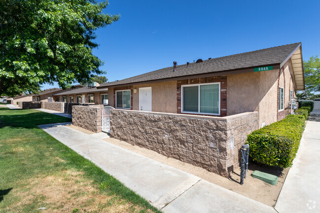 Building Photo - Desert View Apartments