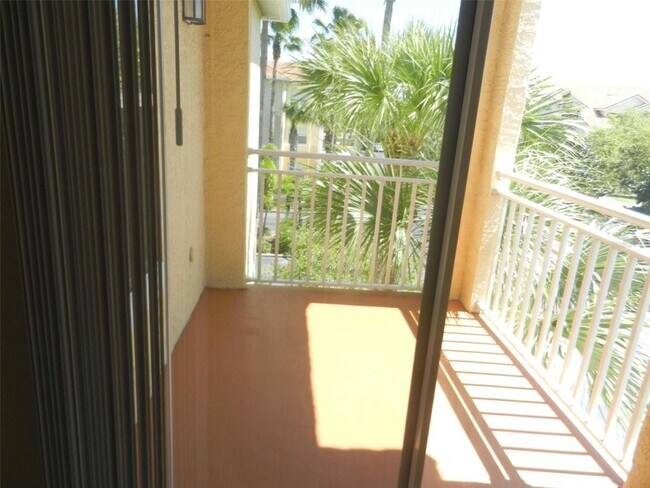 Foto del edificio - 10764 70th Ave N