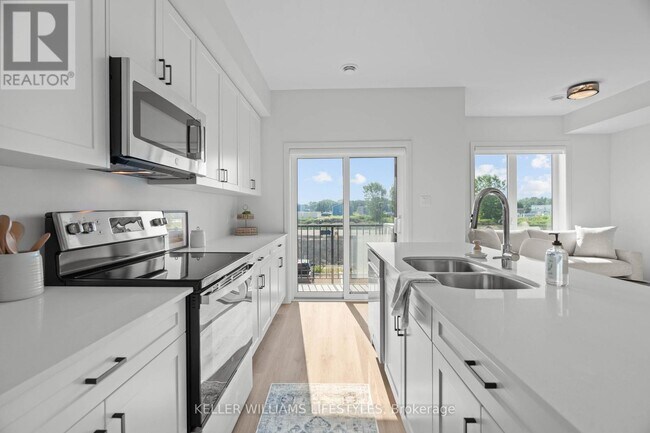 Building Photo - 470-470 Darcy Dr