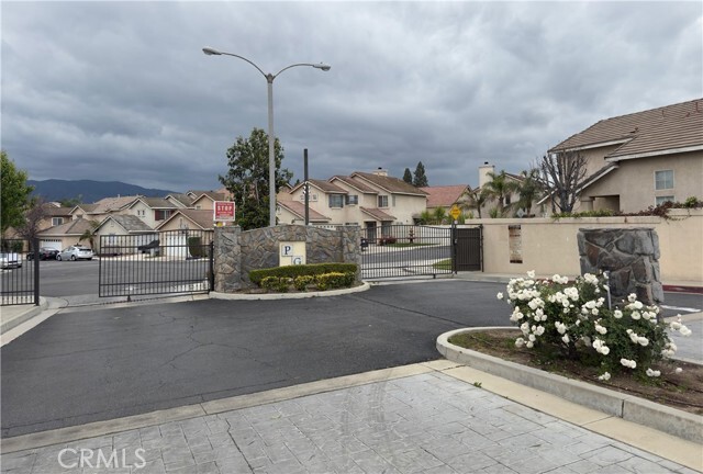 Foto del edificio - 930 Primrose Ln