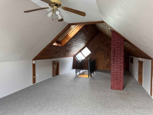 Building Photo - 76 Warren St