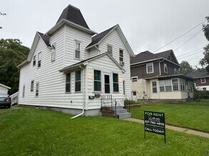 Building Photo - 205 S Pleasant St