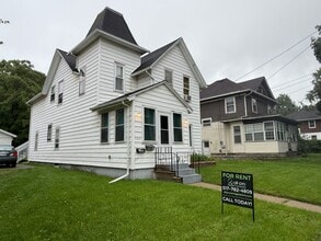 Building Photo - 205 S Pleasant St