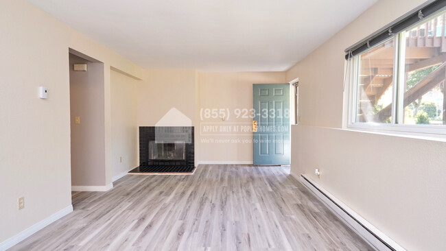 Building Photo - 3718 S Oregon St