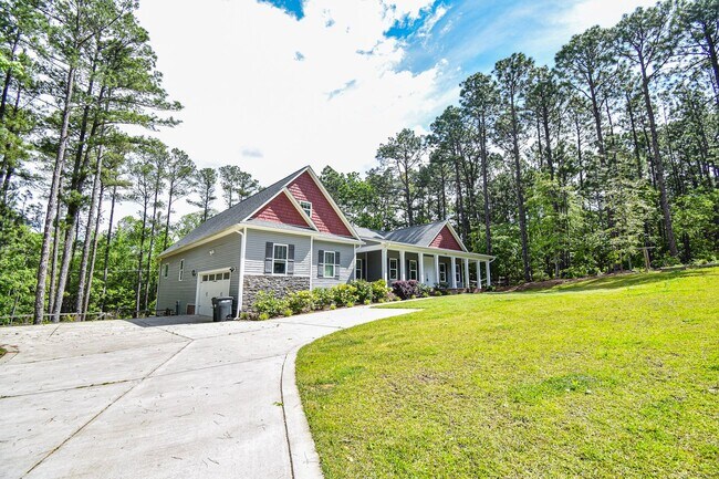 Building Photo - Coming Soon: 3 Bedroom 2.5 Bathroom with B...