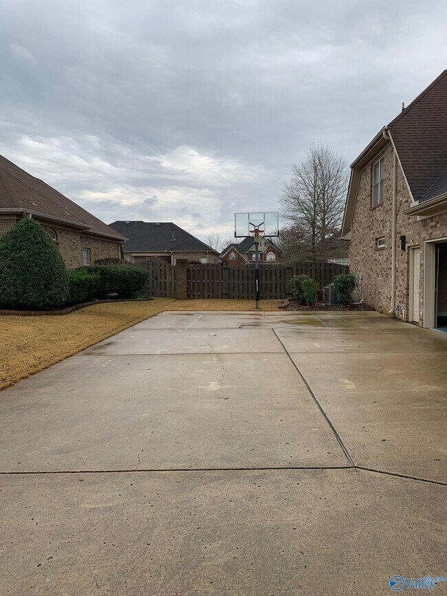 Building Photo - 106 Carlton Woods Dr