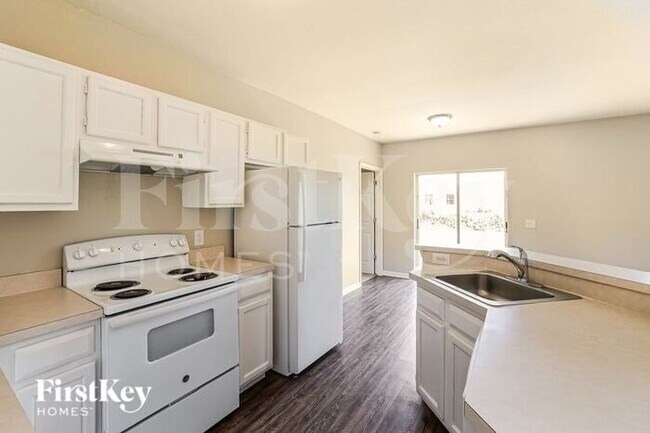 Foto del edificio - 2701 Yamada Ln