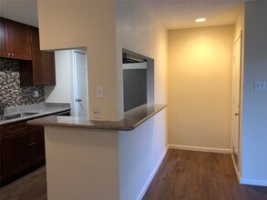 Building Photo - 10053 Westpark Dr