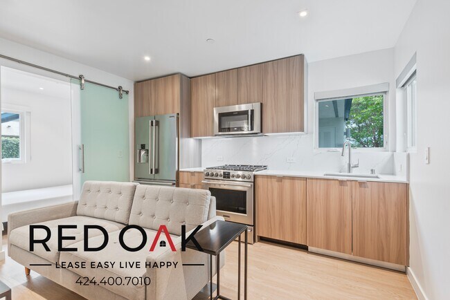 Foto del edificio - ~10 Weeks FREE~ Exceptional Fully Furnishe...