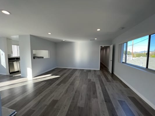 Building Photo - 10214 McClemont Ave