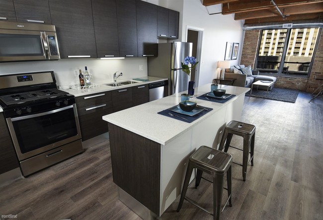 Building Photo - 1 br, 2 bath  - 1323 S Michigan Ave 205
