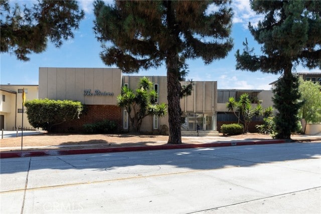 Building Photo - 11827 Beverly Blvd