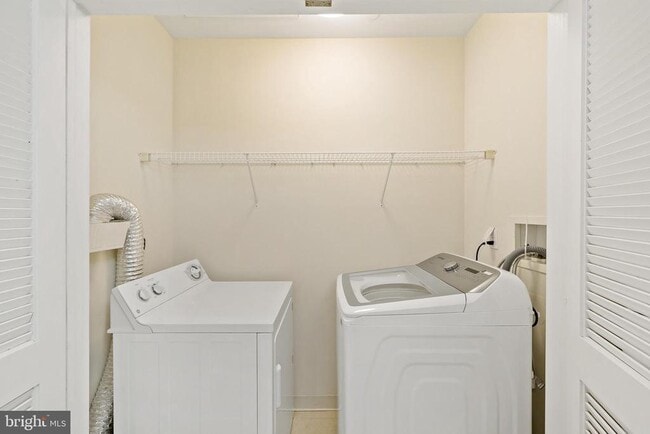 Building Photo - 1600 Arch St