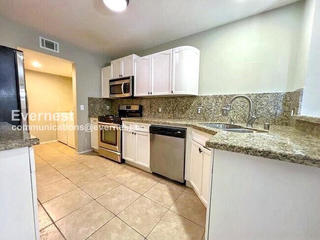 Building Photo - 7633 W Allano Way