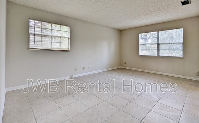 Building Photo - 11800 Mandarin Forest Dr