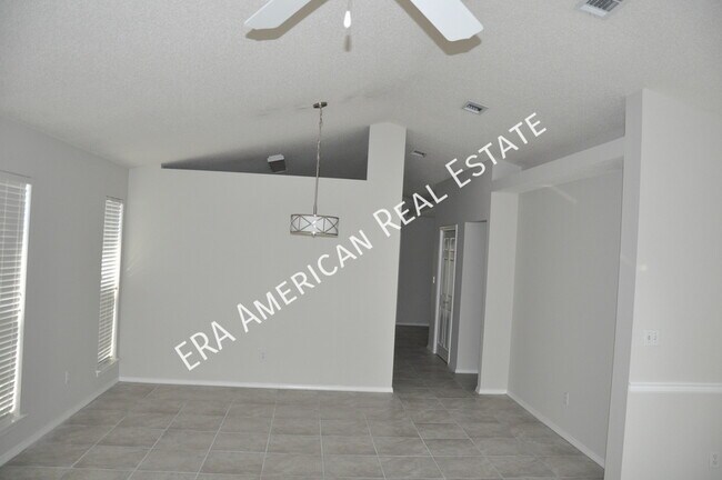 Building Photo - 973 Claeven Cir