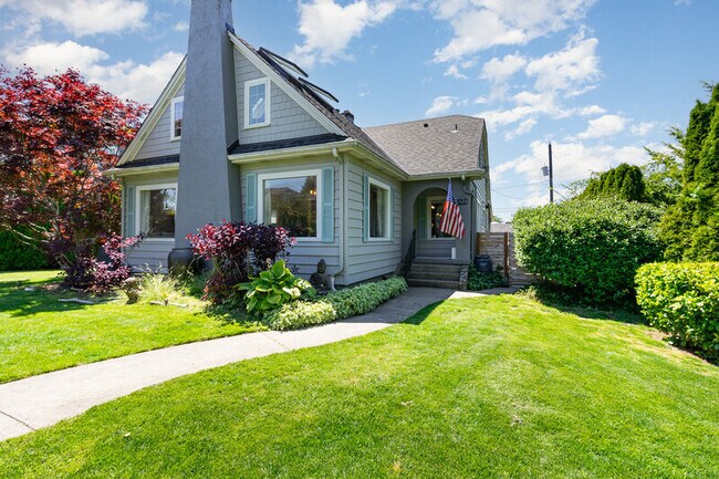 Foto del edificio - 1525 45th Ave SW