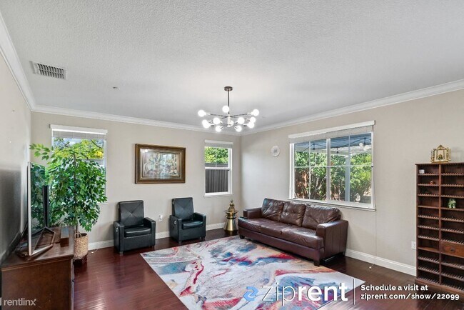 Foto del edificio - 5 br, 3.5 bath House - 5039 Osborne Circle...