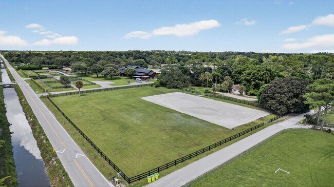 Building Photo - 2340 B Rd