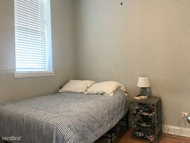 Foto del edificio - 3545 W Cortland St