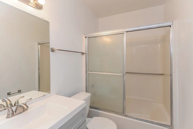 Foto del edificio - 4906 S Park Dr