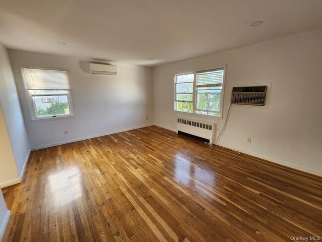 Building Photo - 544 Cedarwood Dr