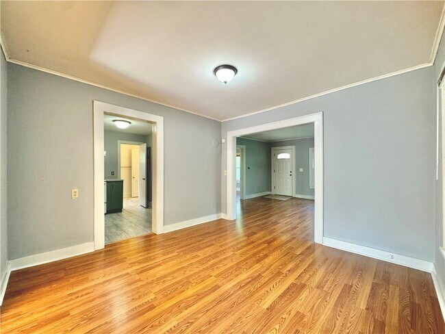Foto del edificio - 301 Fletcher Ave