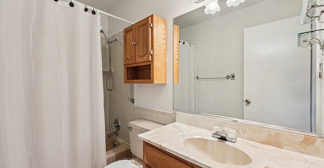 Foto del edificio - 542 Cypress Ln