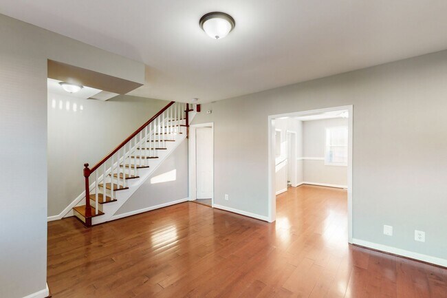 Building Photo - Finished Basement & Finished Basement Den!