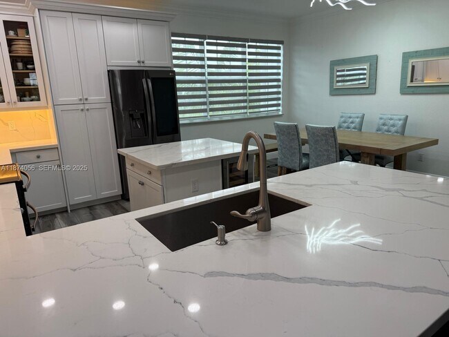 Foto del edificio - 2863 SW 120th Terrace