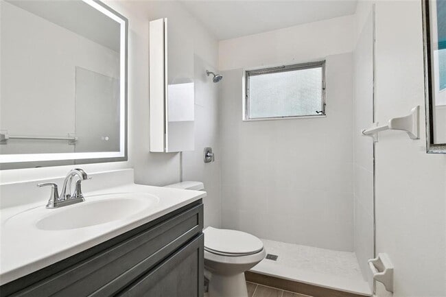 Foto del edificio - 4545 37th Ave N