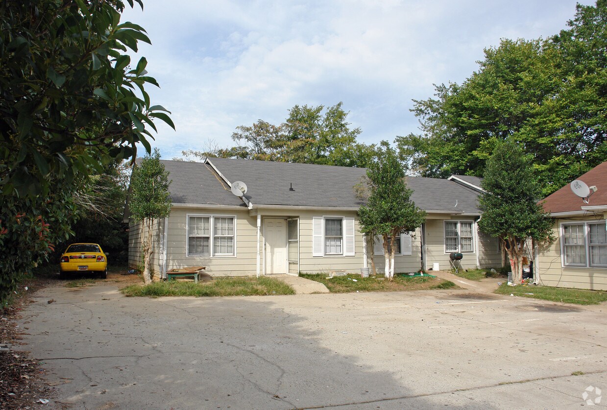 Foto del edificio - 918 W Lee Rd