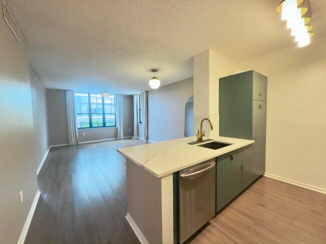 Foto del edificio - 630 S Sapodilla Ave