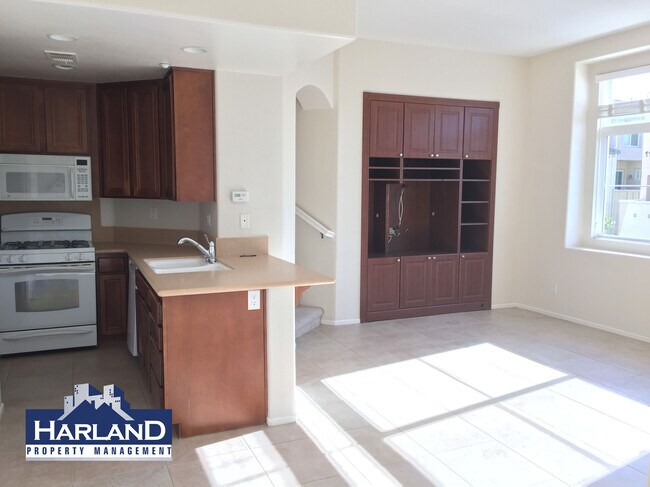Foto del edificio - 466 Almond Rd