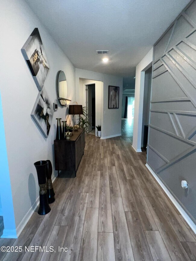 Foto del edificio - 2758 Ivy Post Dr