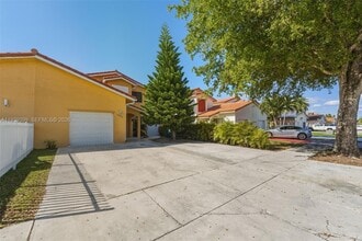 Building Photo - 10912 SW 146th Ave