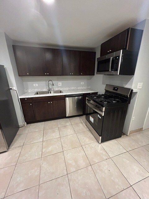 Foto del edificio - 2300 S Ridgeway Ave