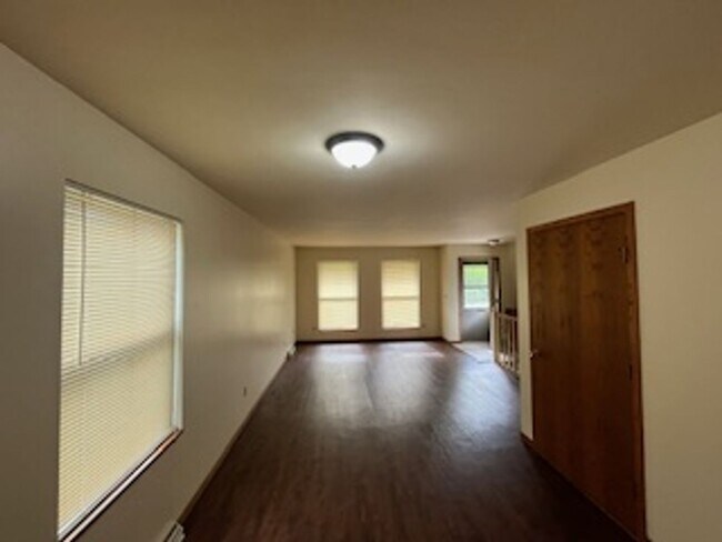 Foto del edificio - 1574-1576 Crescent Dr.