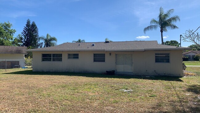 Building Photo - ***COMING SOON!!!*** 4 bedroom/ 2 bath