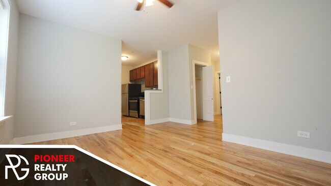 Building Photo - 3941 N Janssen Ave