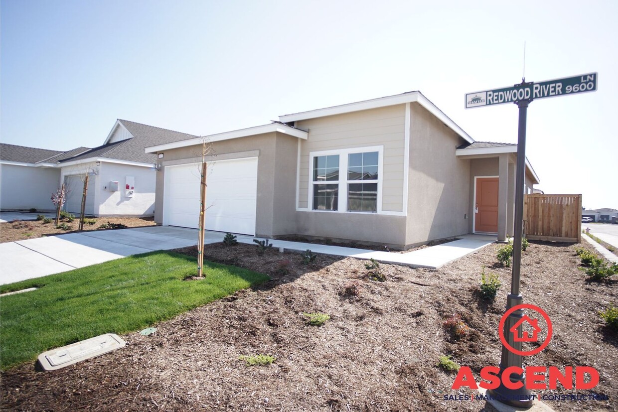 Primary Photo - Newly Built Home in Gossamer Grove!