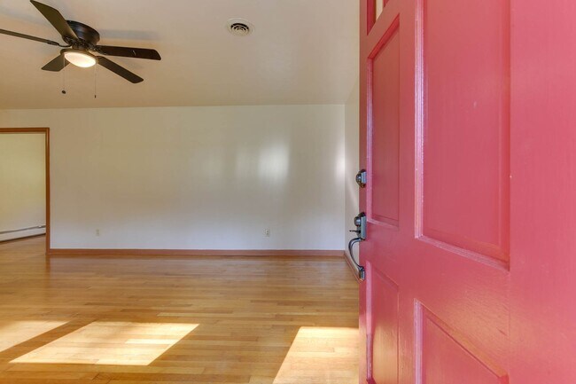 Building Photo - Welcome to Yorktown with a charming rural ...