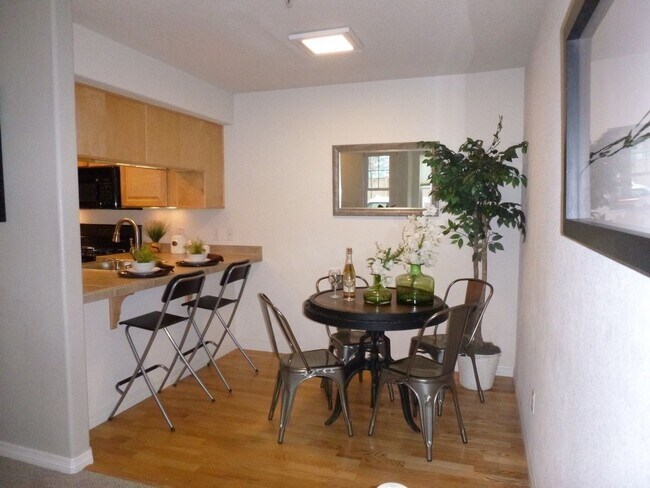 Building Photo - Modern Condo Living with Mountain Views in...