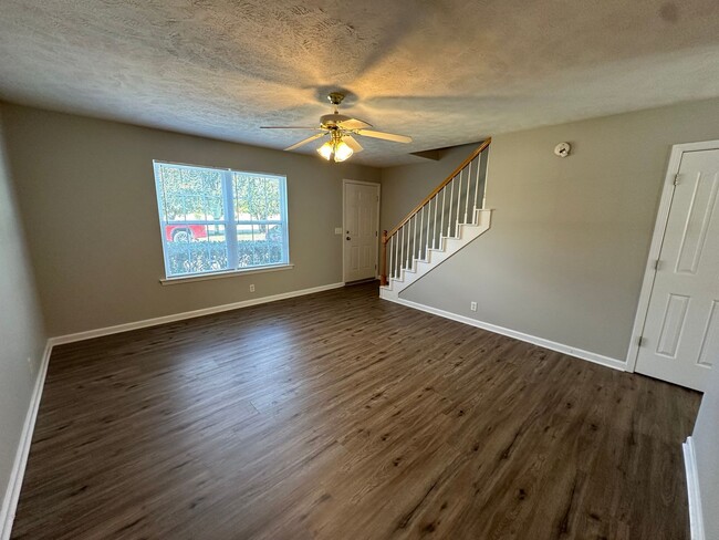 Photo - 2426 Willowbrook Dr Apartment